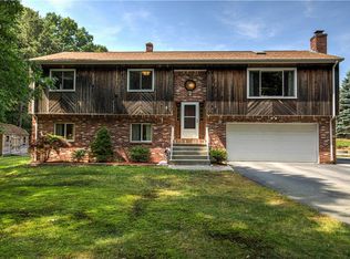 79 Mishnock Rd, West Greenwich, RI 02817