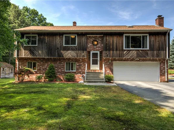 79 Mishnock Rd, West Greenwich, RI 02817