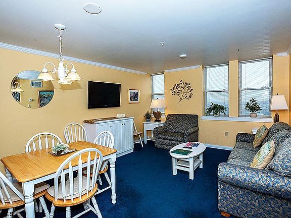 2nd image of 719 E 11th St #609
