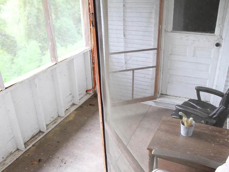 142 N Lancaster St — Photo 3