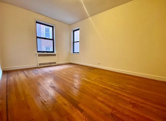 2nd image of 729 W 186th St #5D