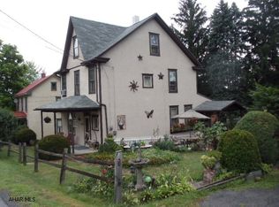 584 Loop Rd, Hollidaysburg, PA 16648