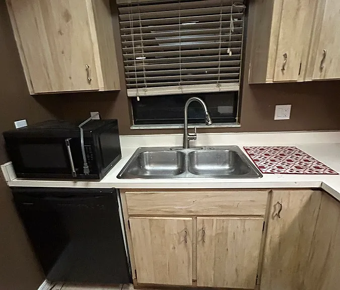 511 Manor Cir #1 — Photo 45