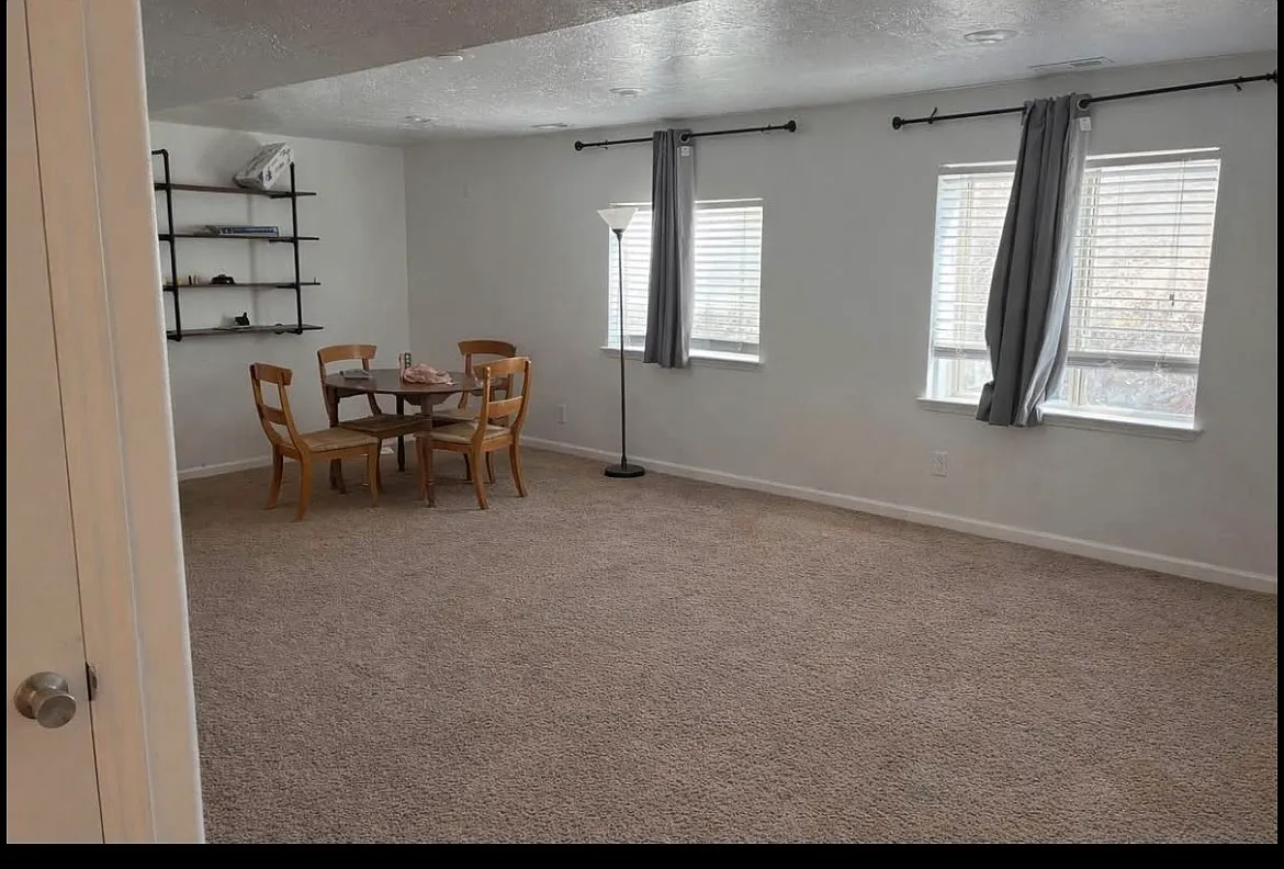 Building Photo - N Crestwood Cir
