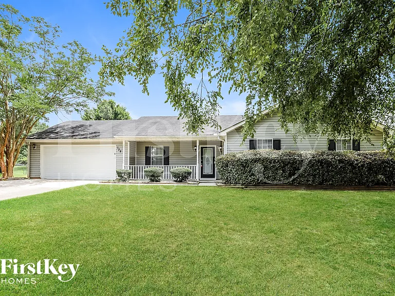 128 Greenleaf Dr — Photo 1