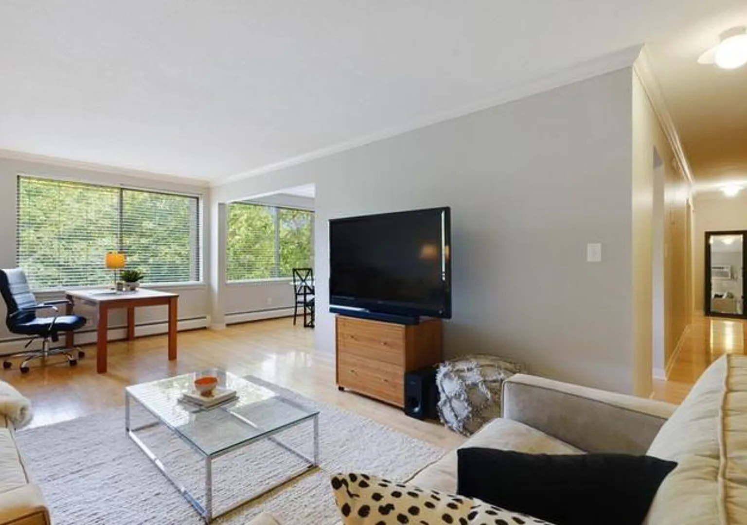 Luxury 2BR/2BA Loring Park Condo w/ Views & Parking — Photo 3