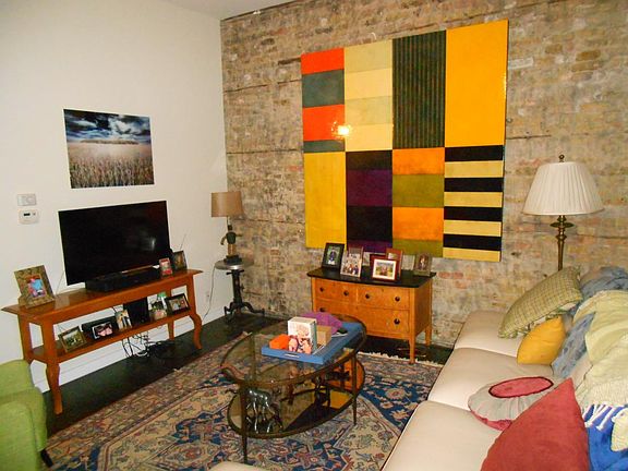 5th image of 948 W Armitage Ave APT 2n