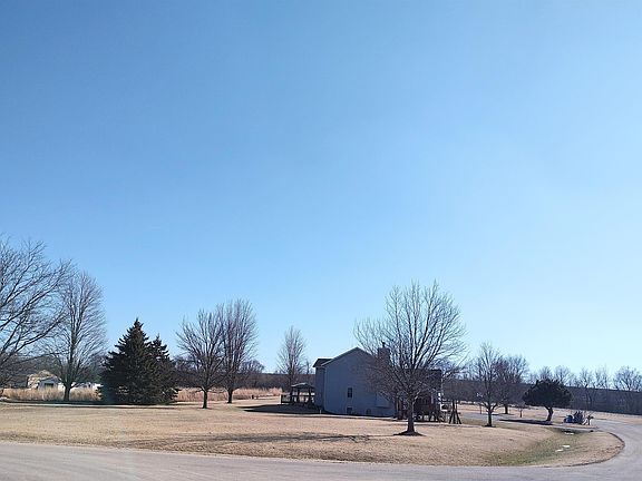 5th image of 4777 Raymond Dr