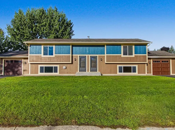 1381 Easter Ln, Eagan, MN 55123