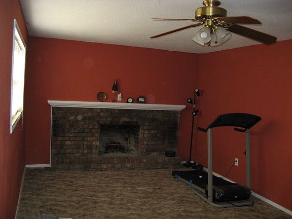 3rd image of 707 NW Avenue J
