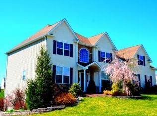 5514 Skyline Dr N, Whitehall Township, PA 18078