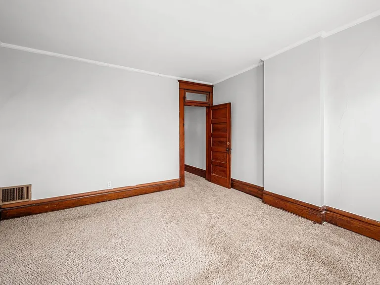 1230 Indianola Ave — Photo 19