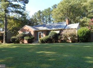 13 Wakefield Ave, Fredericksburg, VA 22405