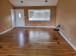 106 Connecticut Ave, Bay Shore, NY 11706