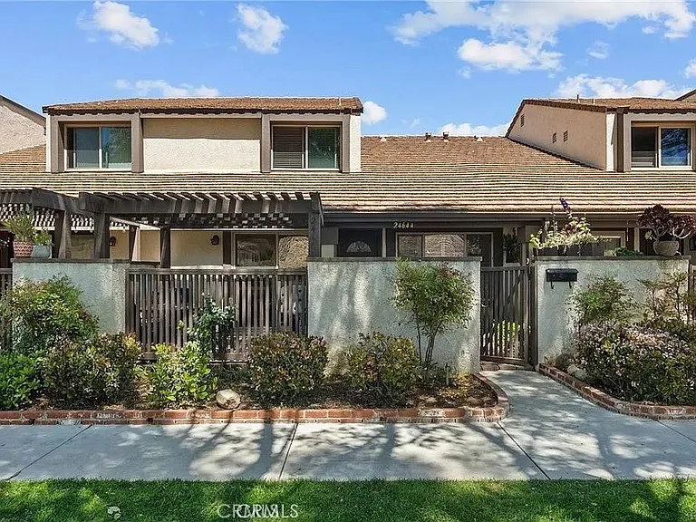 24644 Golfview Dr — Photo 1