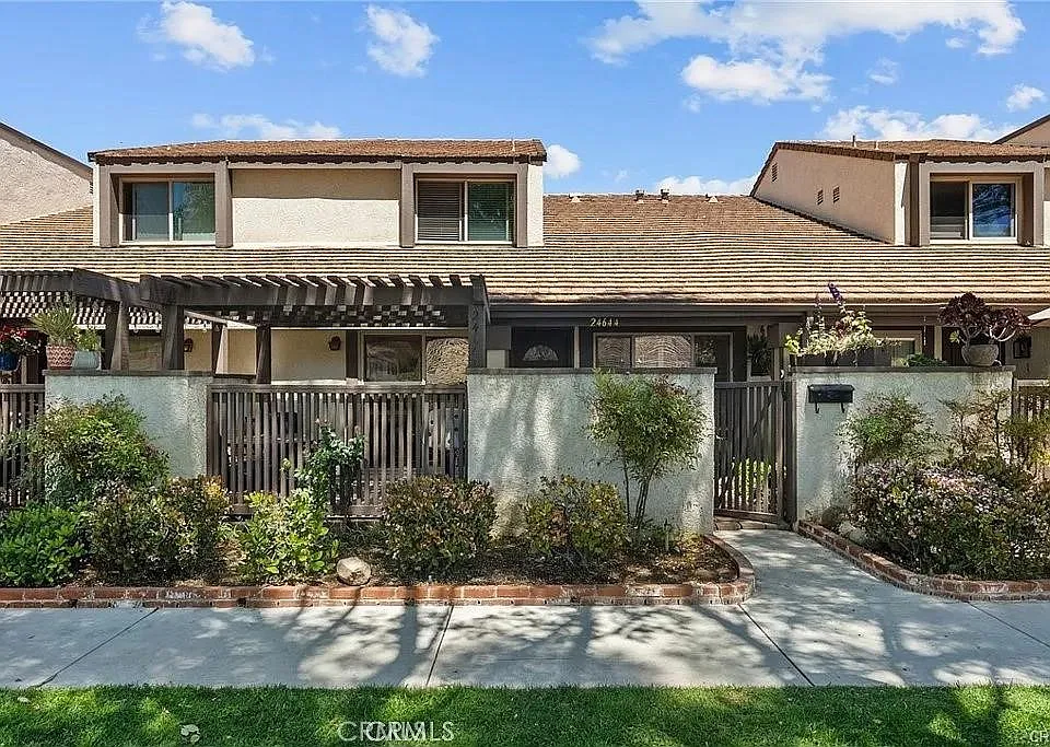 24644 Golfview Dr