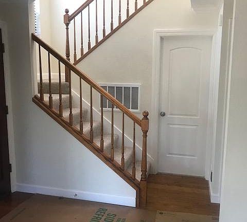 3rd image of 1200 Redwood Ave