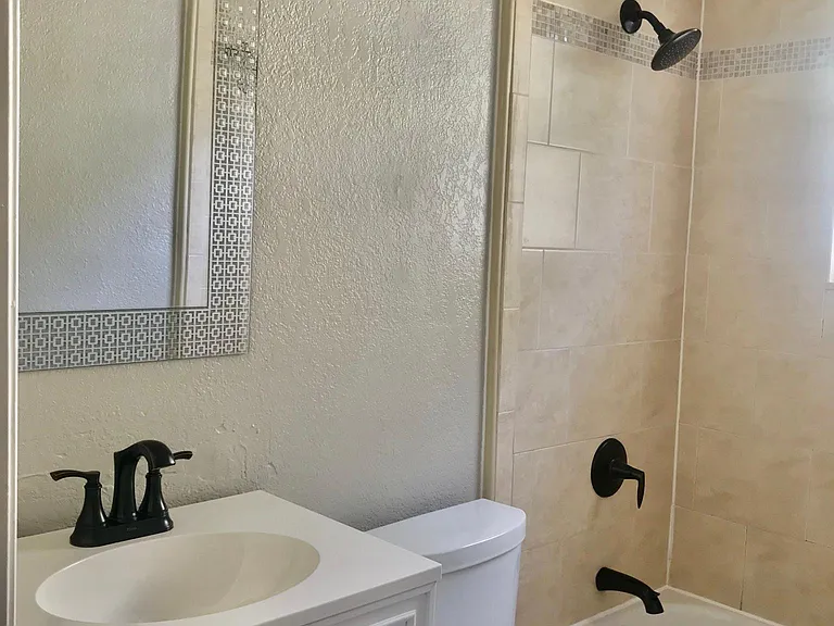 1150 Crescent Lake Dr — Photo 22