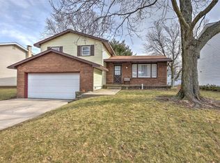 3646 N Meadowlark Dr, Decatur, IL 62526