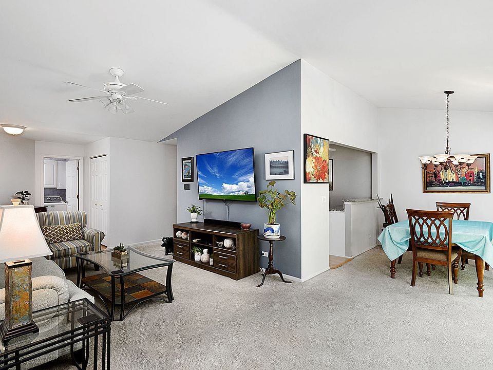 1335 Oakmeadow Ct Wheeling IL Zillow