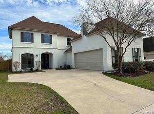 8925 Fox Gate Dr, Baton Rouge, LA 70809