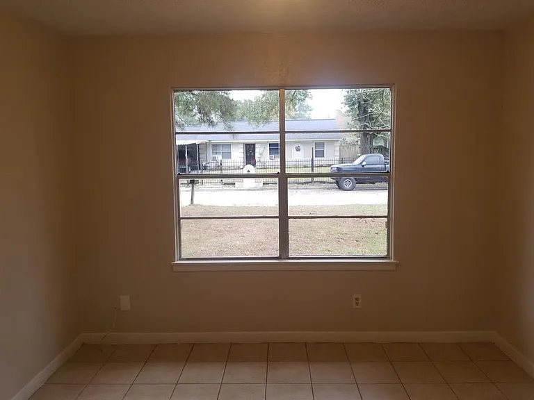 14911 Grand Prairie Dr — Photo 3