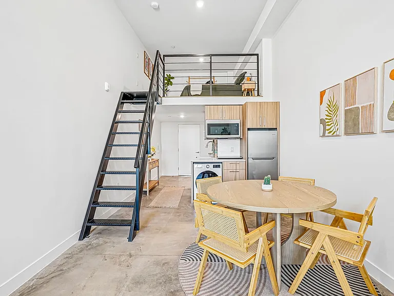 Step Designer Studio Community Living — Photo 51