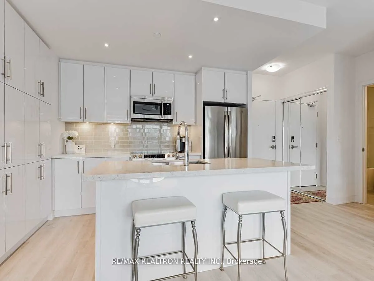 3 bed, $2,600 — Photo 2