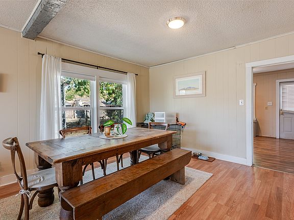 4th image of 228 W Archer St