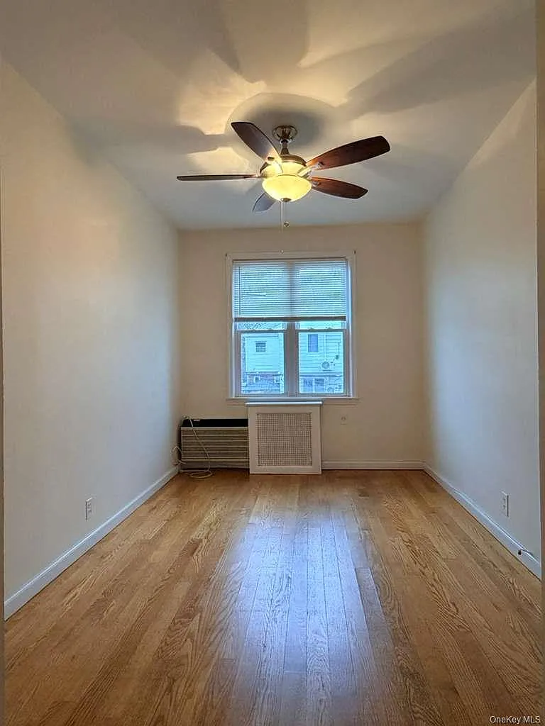 3 bed, 1.0 bath, 1000 sqft, $2,700 — Photo 1