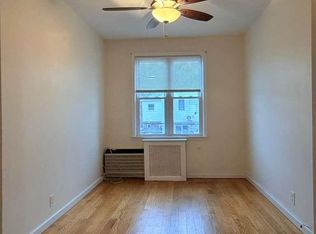 77-31 166th St, Fresh Meadows, NY 11366
