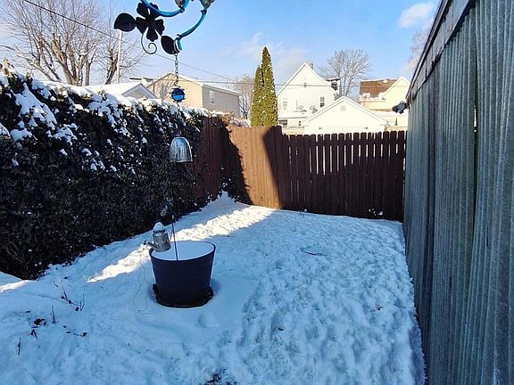 4th image of 1947 Myrtle St