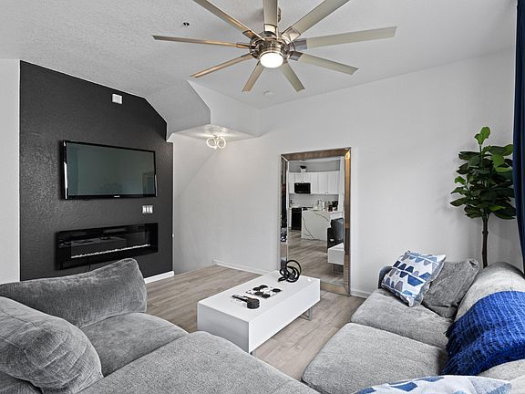 4th image of 3195 N Oasis Drive