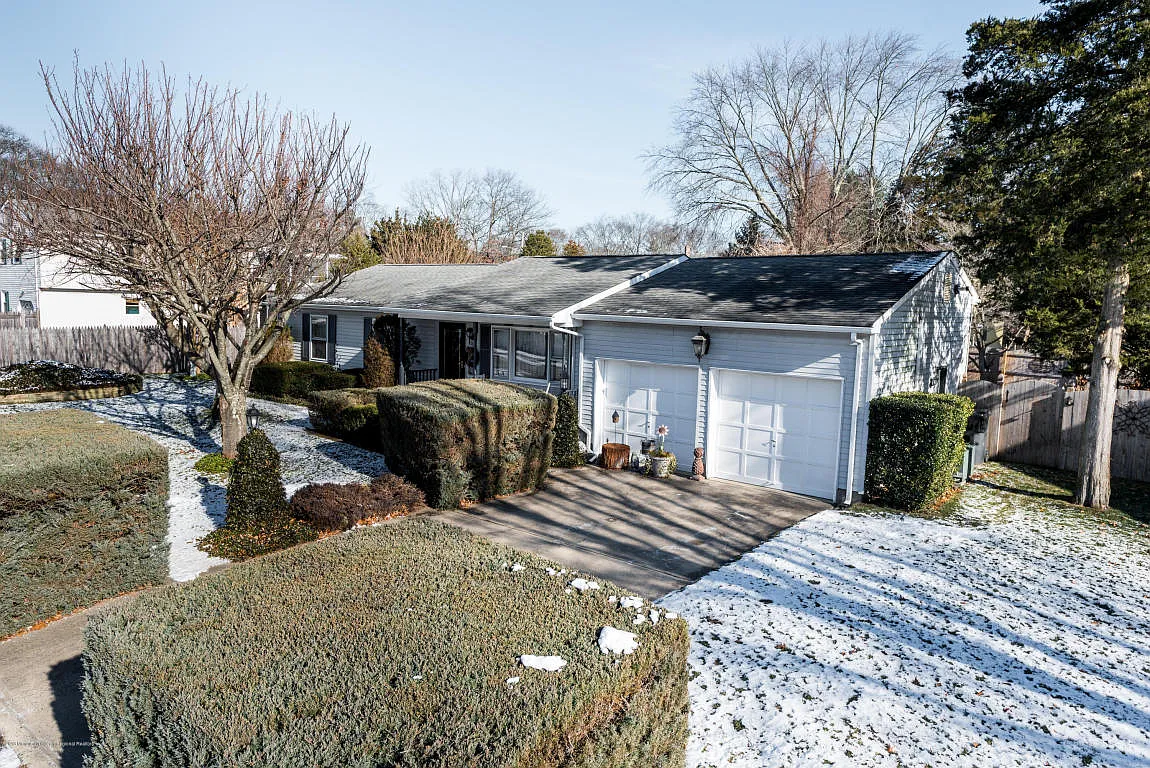 1582 Elm St photo 1