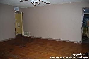 3rd image of 338 Shropshire Dr
