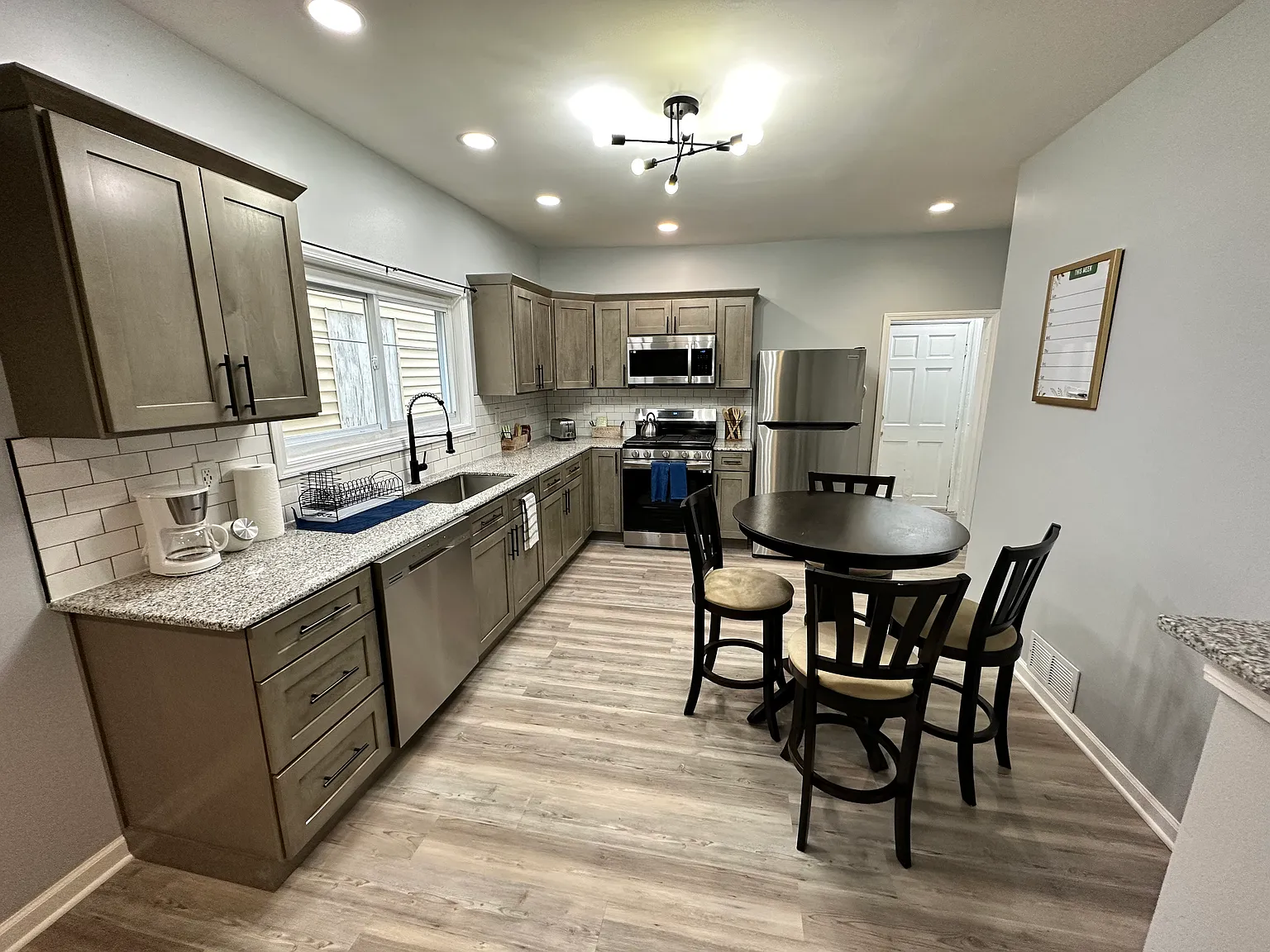 1 bed, 600 sqft, $1,200 — Photo 1