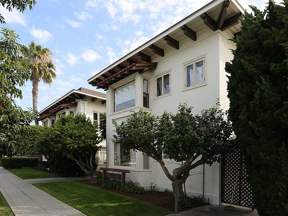 5th image of 1009 A Ave #15