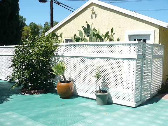 3rd image of 7401 Penfield Ave