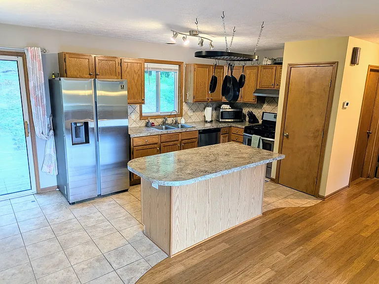 5771 Fulton St E — Photo 6