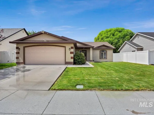 615 Garnet St, Twin Falls, ID 83301