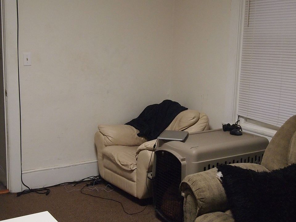 2nd image of 706 E 6th St
