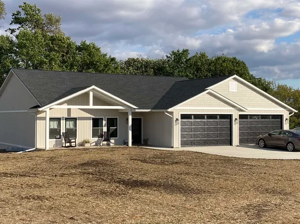 24-130 Rustlers Ct, Lanark, IL 61046