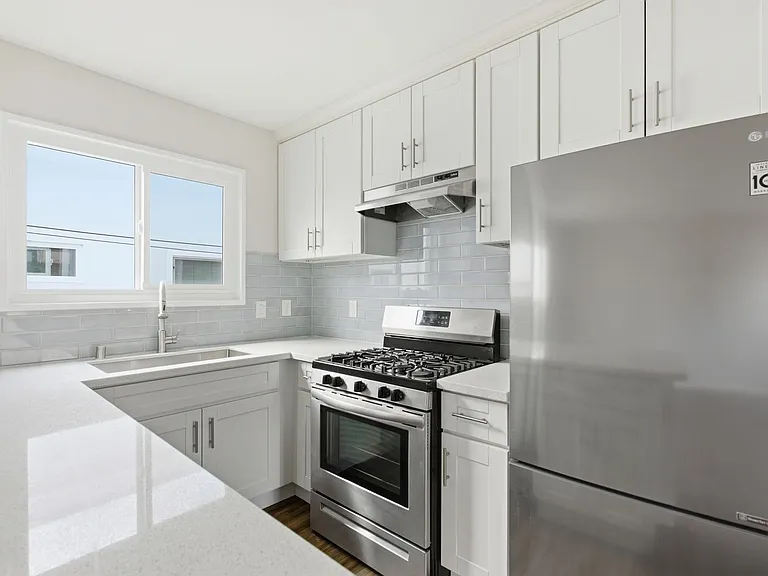 1323 11th Street — Photo 6
