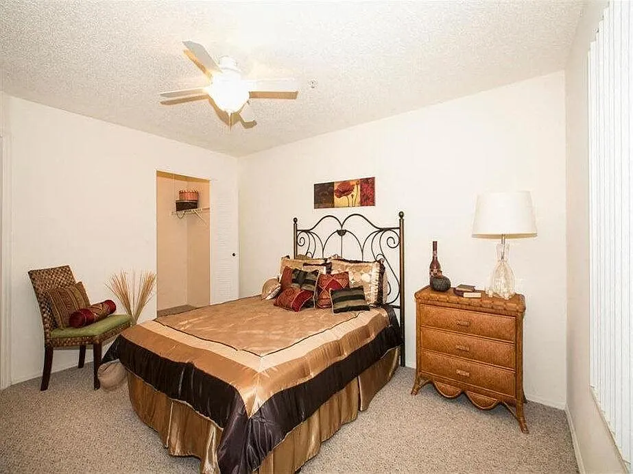 Castle Woods Apartments — Photo 4