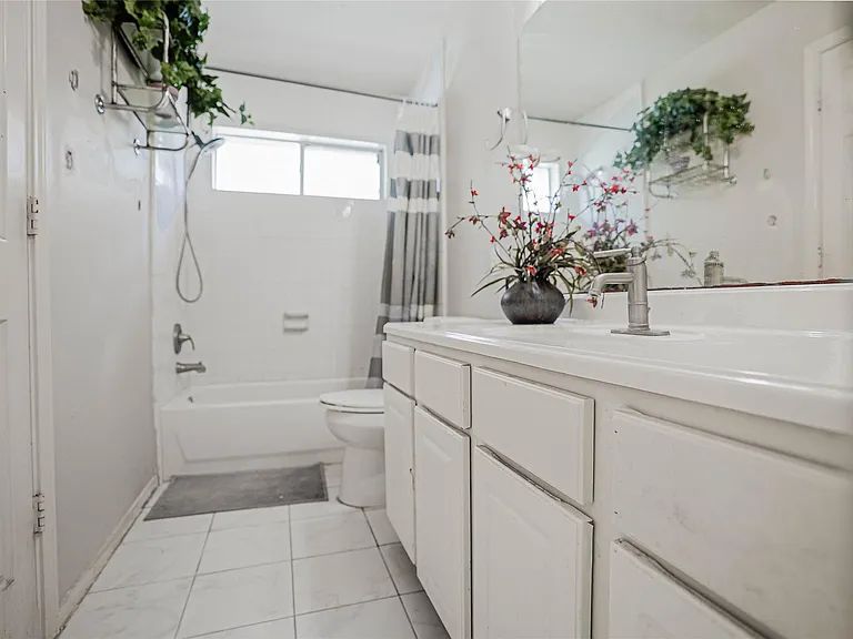 3706 Heritage Colony Dr — Photo 35