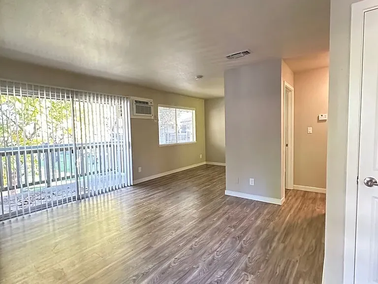Riverbend Apartments — Photo 47