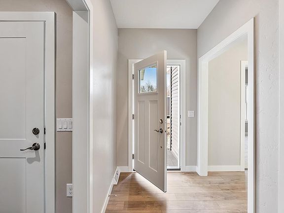 4th image of 754 Kensington Drive