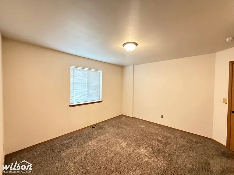 810 Fremont St — Photo 15