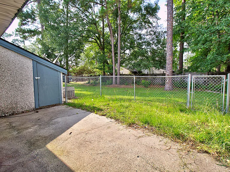 910 Brett Dr — Photo 15