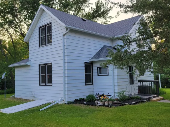 112 240th St N, Hawley, MN 56549